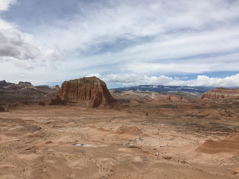 Southern-Desert-Overlook-Cathedral-Valley-min.jpg